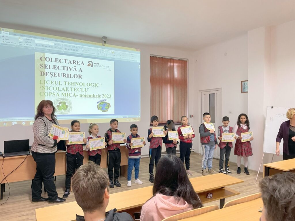 Premierea elevilor care au participat la campania "Fără plastic, mă simt fantastic"