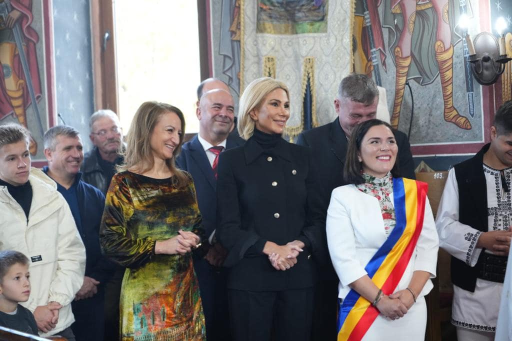 Raluca Turcan, Daniela Cîmpean și ÎPS Laurențiu Streza au sărbătorit alături de comunitatea din Sebeșu de Jos cei 640 de ani de la prima atestare documentară a localități