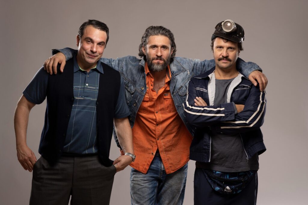 Sile, Dinel și Pompiliu, trei dintre personajele din comedia „Încă două lozuri” îți dau astăzi întâlnire la Cineplexx Sibiu