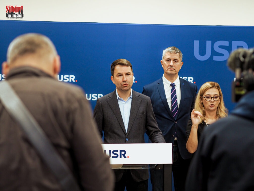 VIDEO În premieră pentru politica sibiană: Un interpret în limbaj mimico-gestual prezent în cadrul unei conferințe de presă