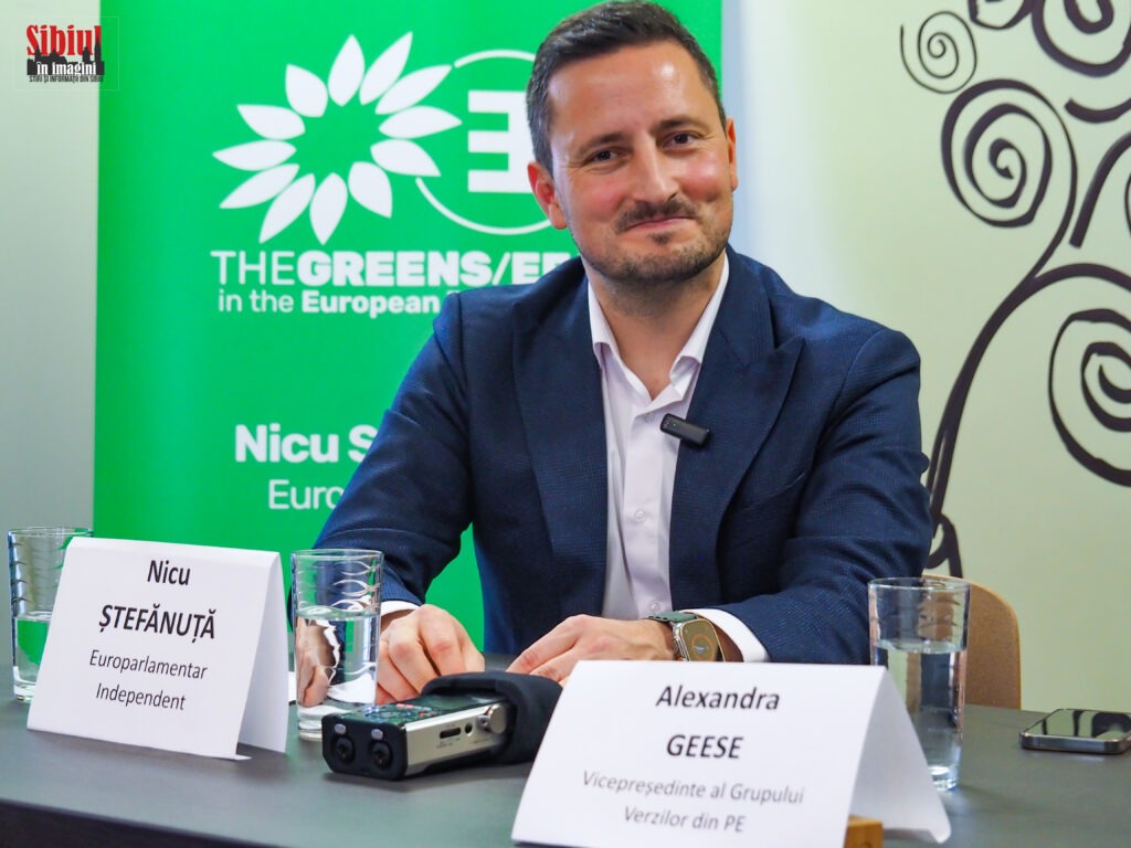 FOTO - VIDEO Nicu Ștefănuță, singurul europarlamentar român în familia europeană „Grupul Verzi/ALE” și-a anunțat candidatura pentru un nou mandat în Parlamentul European. La eveniment a fost susținut de europarlamentarii verzi Thomas Waitz (Austria) și Alexandra Geese (Germania)