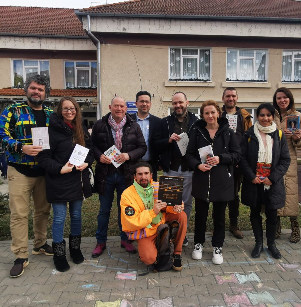 Ionuț Ghișe, Cătălina Costache, Ciprian Ciocan și Bogdan Sărătean, o parte dintre cei care au sărbătorit Ziua Internațională a Cititului Împreună” alături de olectivul Grădiniței cu Program Prelungit "Elefănțelul Curios"