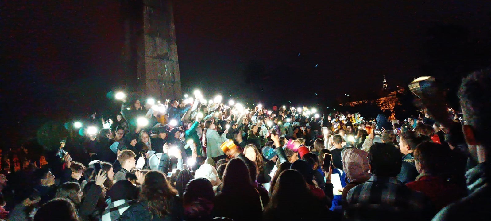 10.000 de copii din Cantus Mundi cântă pentru Ora Pământului