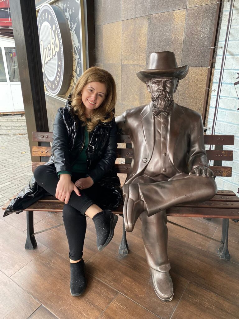 Izabela Tomița: Alerg pentru „Călătoria spre dezvoltare, cultură și inovație a copiilor din mediul rural”. Susțin proiectele inițiate de tineri pentru tineri!