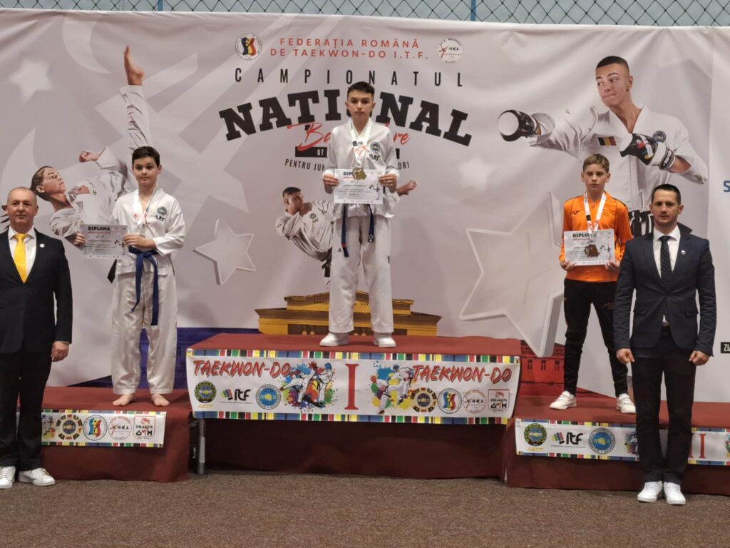 Luca Cherăscu a obținut trei medali de Aur la Campionatul Național de Taekwondo ITF pentru juniori III, II, I & Seniori