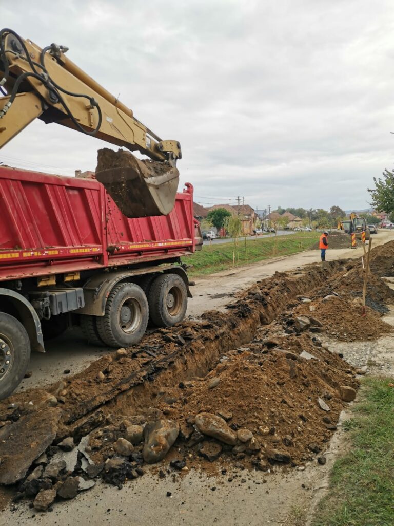 Reprezentanții Primăriei orașului Agnita au recepționat rețeaua de apă potabilă de pe Străzile Horea și Cloșca