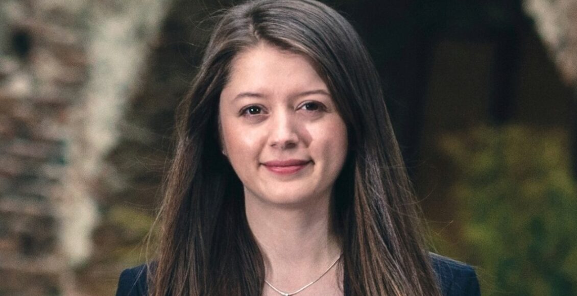 Consilierul USR Elena Andrea Zîmța demisionează și candidează independent pentru Primăria Orașului Cisnădie