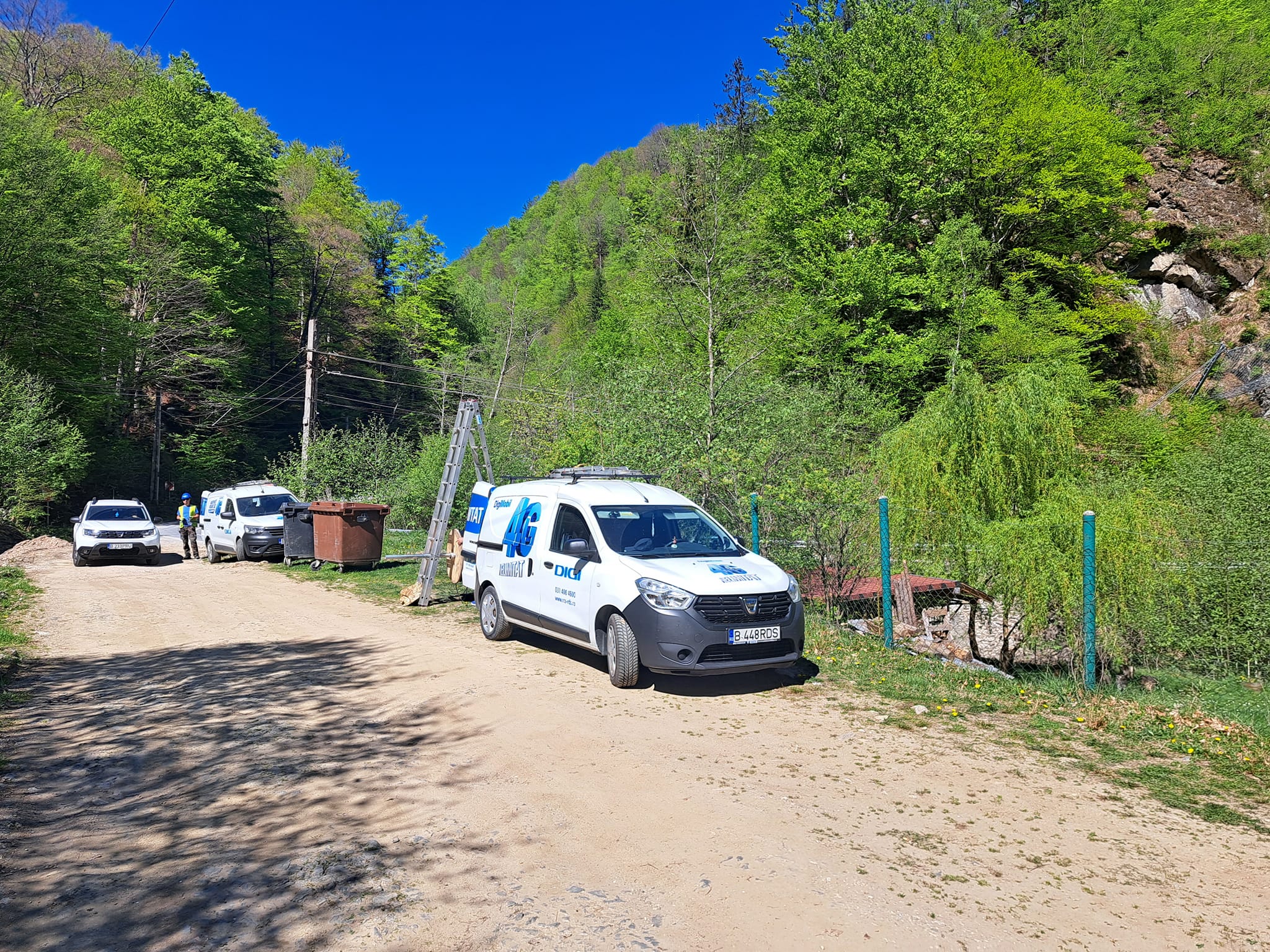 Vor fi furnizate servicii de internet, TV și telefonie către toți cetățenii comunei interesați.