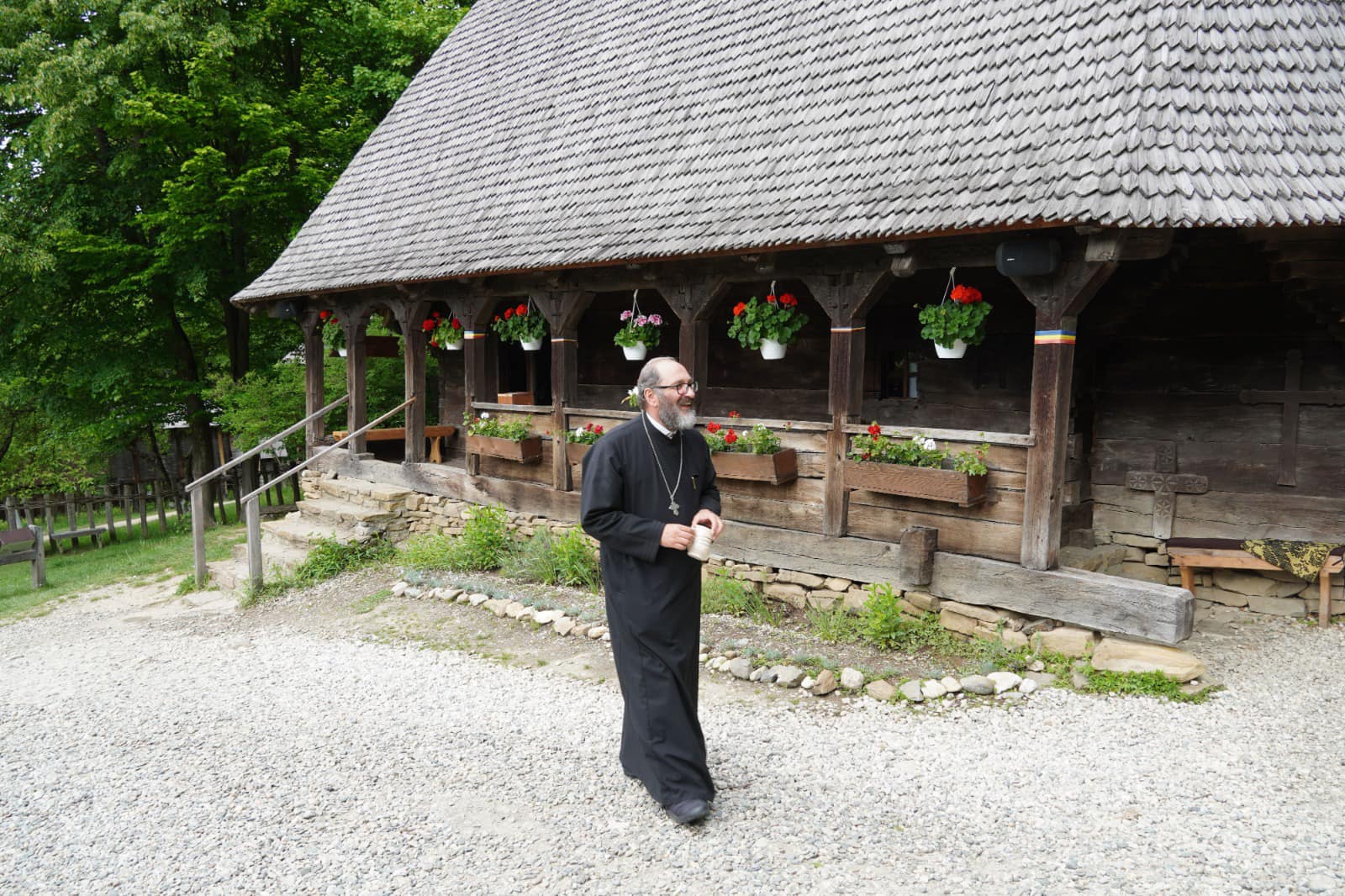 Constantin Necula: „Să fiți întotdeauna de partea lui Hristos. Înseamnă să stați de partea Învierii”.