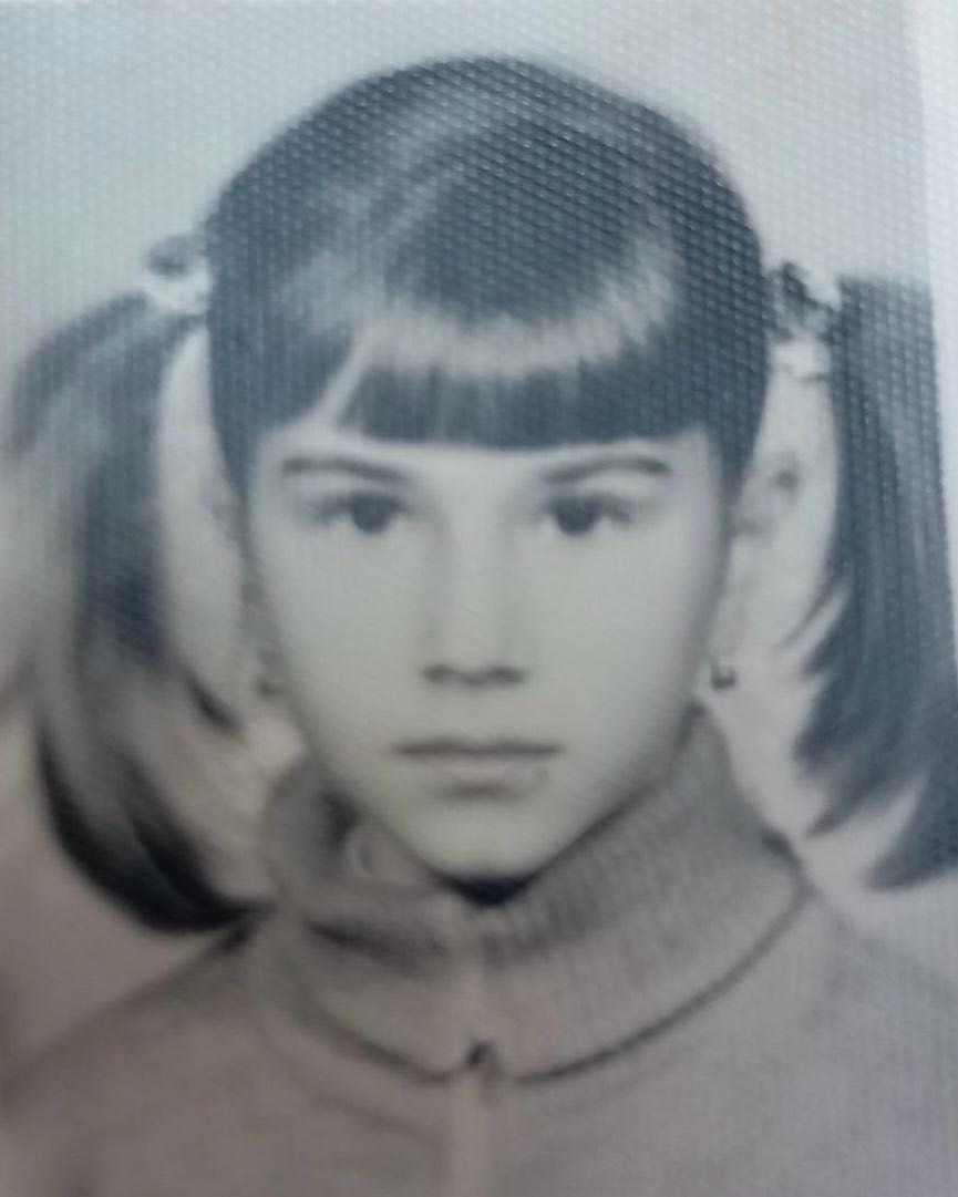 Raluca Turcan: Îmi aduc aminte cu emoție de doamna mea învățătoare Elena Luncan. La mulți ani tuturor dascălilor, de Ziua Învățătorului!
